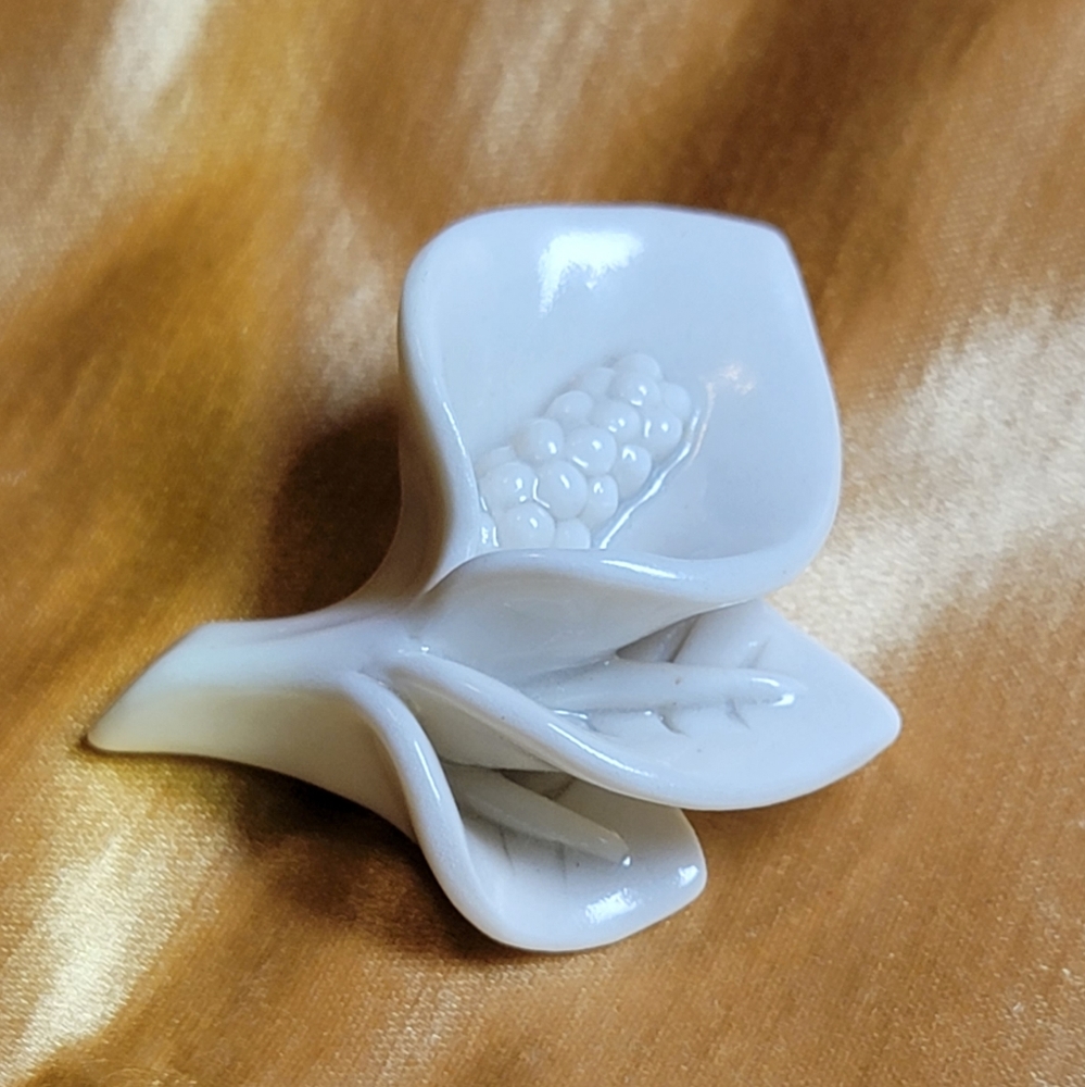 Porcelain Calla Lily Pin Brooch